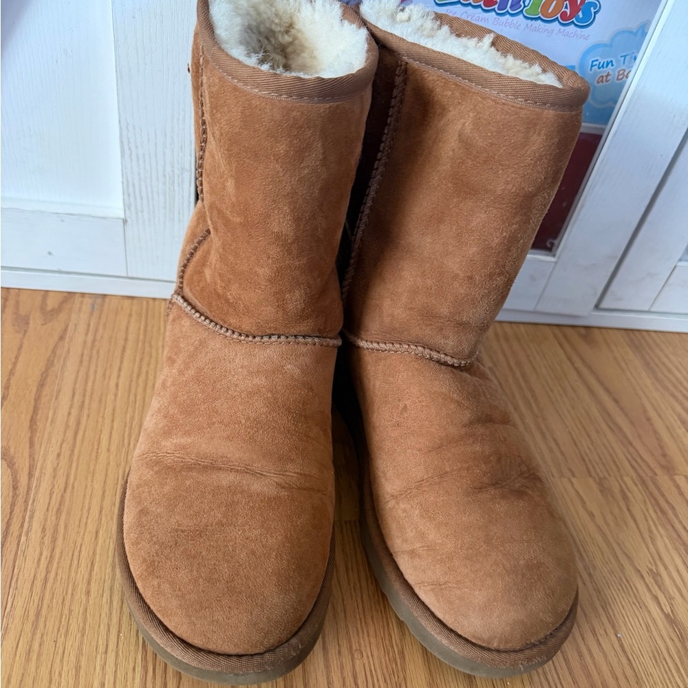Ugg Chestnut Shearling-Lined Boot Interior - image 2